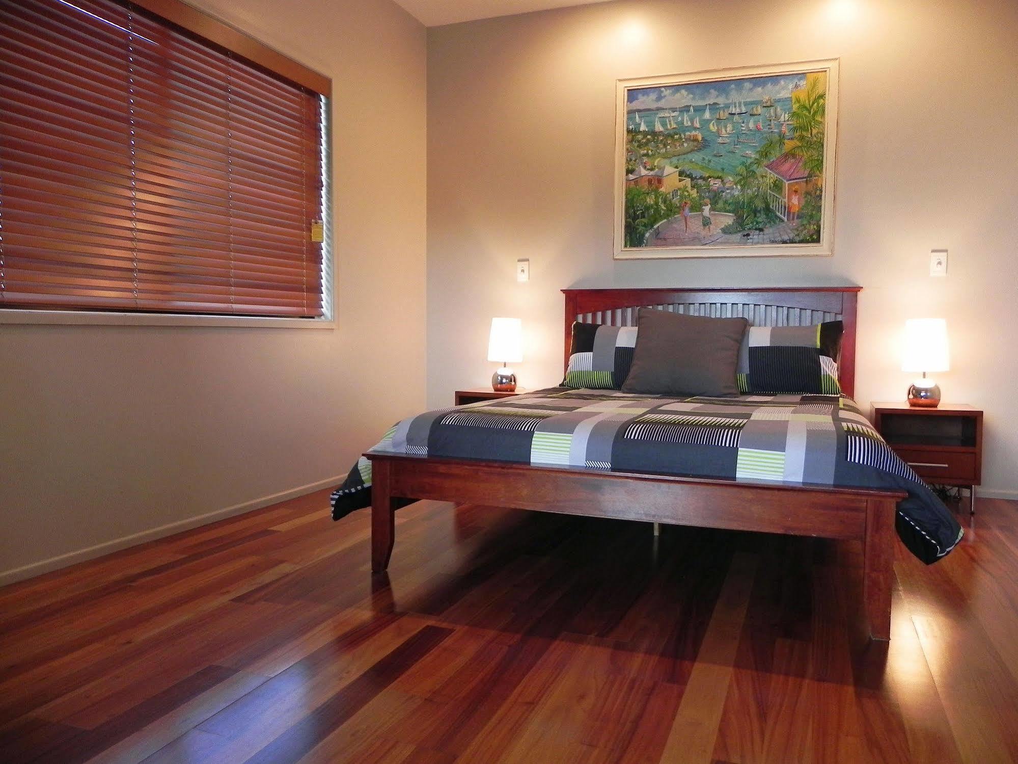 Airlie Waterfront Bed & Breakfast Еърли Бийч Екстериор снимка