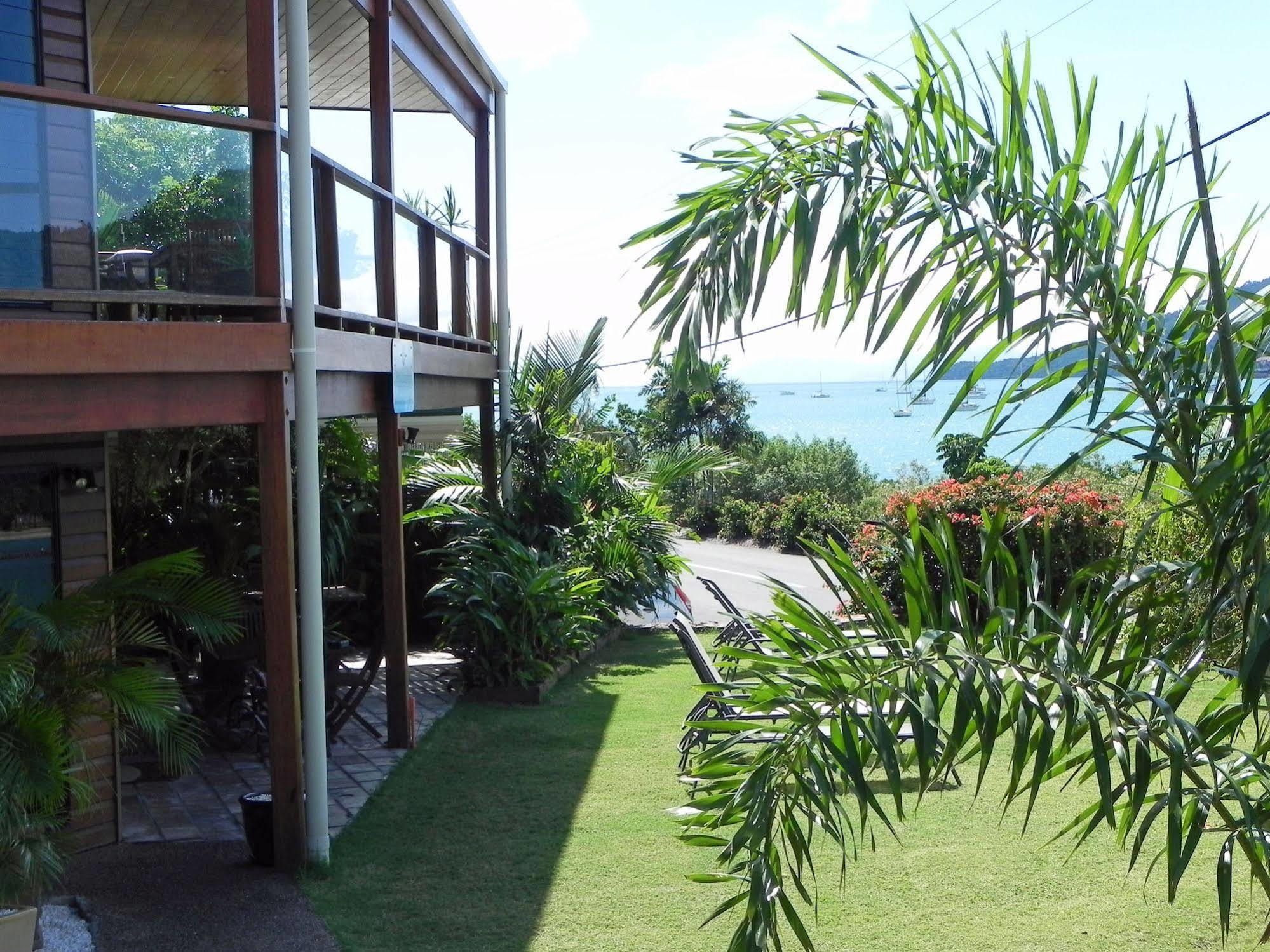 Airlie Waterfront Bed & Breakfast Еърли Бийч Екстериор снимка